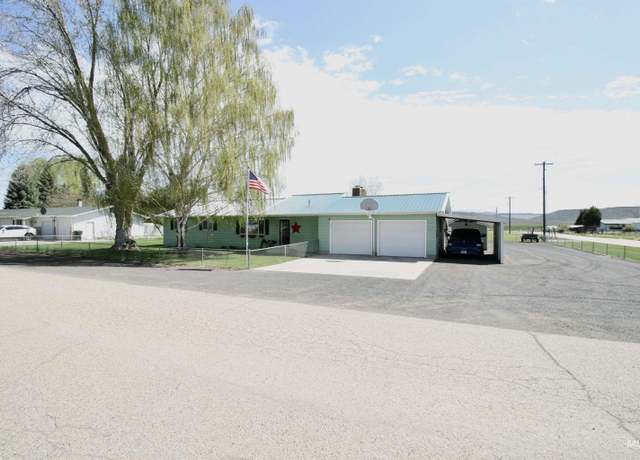 Property at 400 Somerville St, Jordan Valley, OR 97910, 3 beds, 2 baths