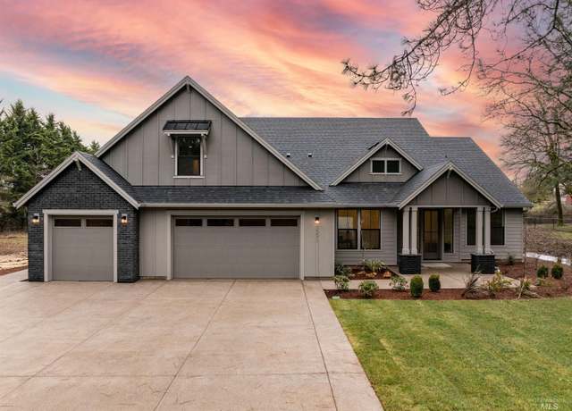 Property at 7688 W Flathead Lake St, Eagle, ID 83616, 3 beds, 2.5 baths