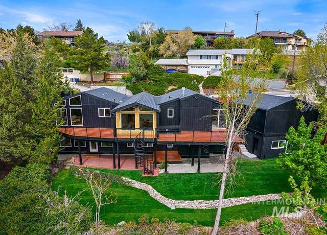 Property at 2629 N Hillway Dr, Boise, ID 83702, 5 beds, 3 baths