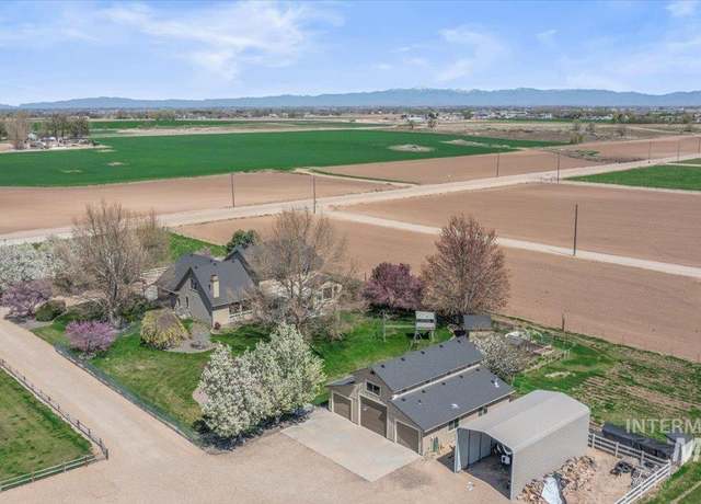 Property at 6911 Kuna Rd, Nampa, ID 83686, 6 beds, 3.5 baths