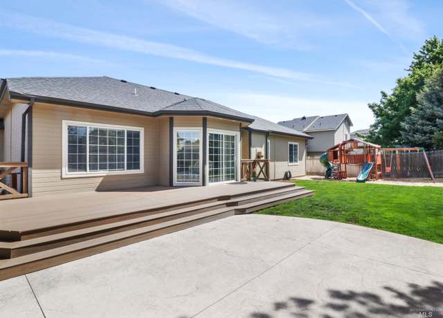 Property at 695 W Riodosa, Meridian, ID 83642-7900, 5 beds, 3 baths