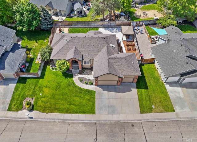 Property at 695 W Riodosa, Meridian, ID 83642-7900, 5 beds, 3 baths