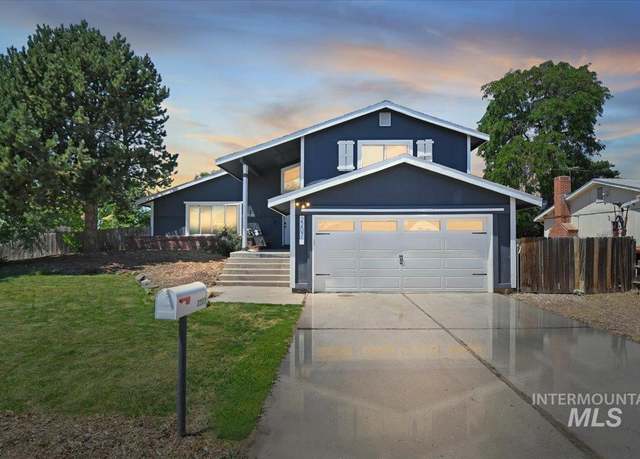 Property at 2207 NW 15th St, Meridian, ID 83646, 3 beds, 2 baths