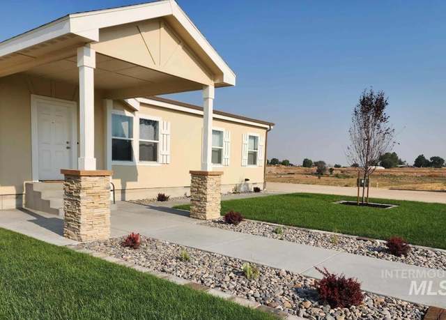 Property at 1203 Locker Ave, Parma, ID 83660, 4 beds, 2 baths