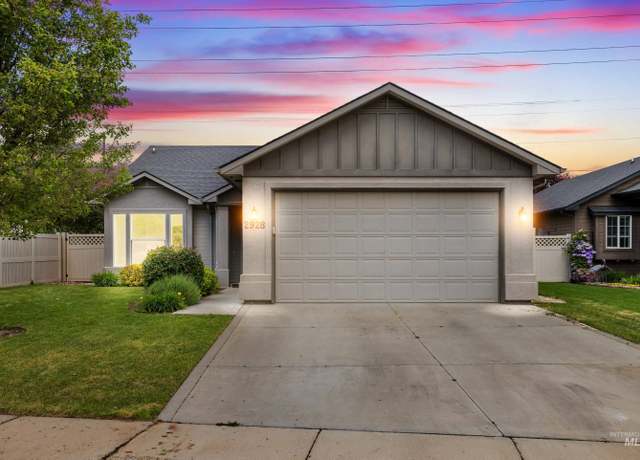 Property at 2928 W Los Flores Dr, Meridian, ID 83646, 3 beds, 2 baths