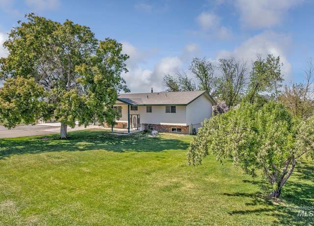 Property at 650 Ontario Heights Rd, Ontario, OR 97914, 4 beds, 2 baths
