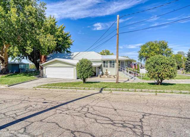 Property at 141 N 20th, Payette, ID 83661-0000, 4 beds, 3.5 baths