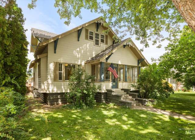Property at 628 E Main St, Emmett, ID 83617-3123, 4 beds, 2 baths
