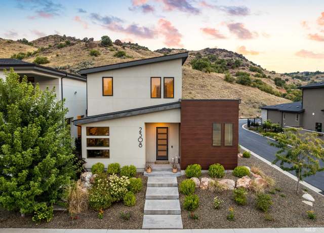 Property at 2508 E Warm Spgs, Boise, ID 83712, 3 beds, 2 baths