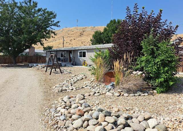 Property at 2160 Highway 52, Payette, ID 83661, 3 beds, 2 baths