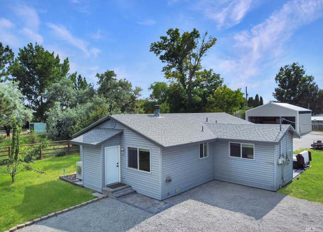 Property at 860 Grandview Dr, Twin Falls, ID 83301, 3 beds, 1 bath