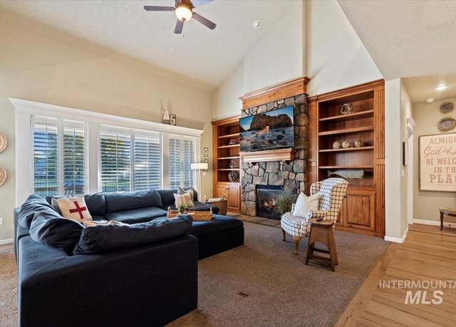 Property at 4462 N Stampede Way, Meridian, ID 83642, 4 beds, 2.5 baths