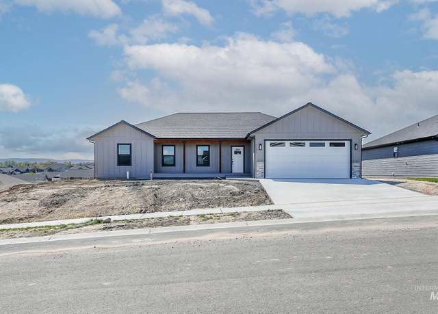 Property at 1730 Golden Hills Dr, Lewiston, ID 83501, 3 beds, 2 baths