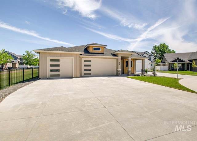 Property at 634 S Spoonbill Ave, Meridian, ID 83642, 4 beds, 2 baths