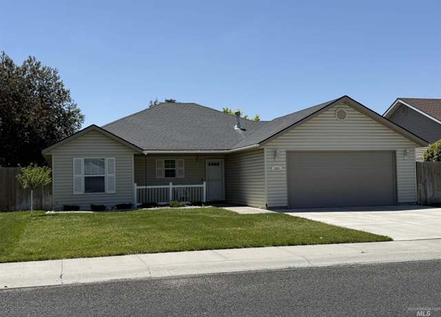 Property at 1053 Caswell Ave W, Twin Falls, ID 83301-3684, 3 beds, 2 baths