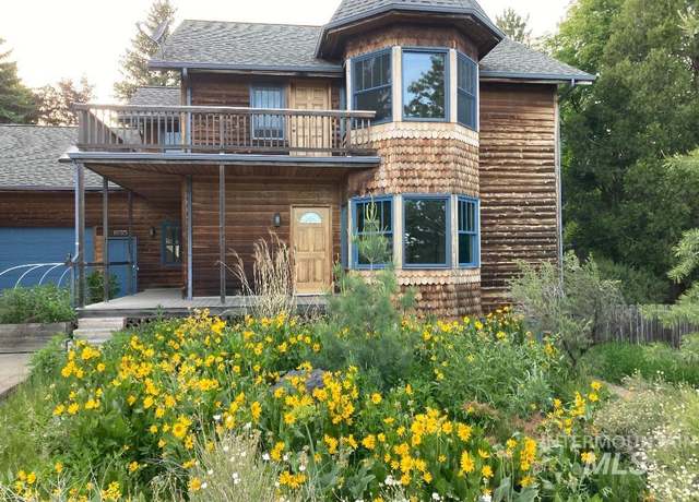 Property at 1655 Lorien Ln, Moscow, ID 83843, 3 beds, 3 baths