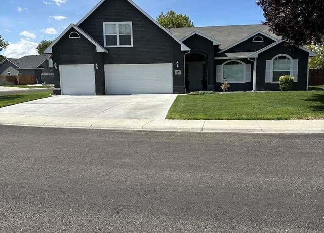 Property at 97 S Blue Bonnet Way, Nampa, ID 83687, 4 beds, 3 baths