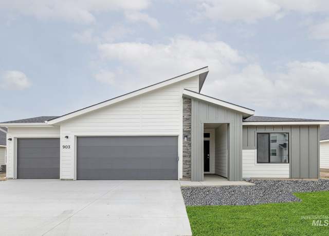 Property at 903 E 19th St N, Mountain Home, ID 83647, 4 beds, 2 baths