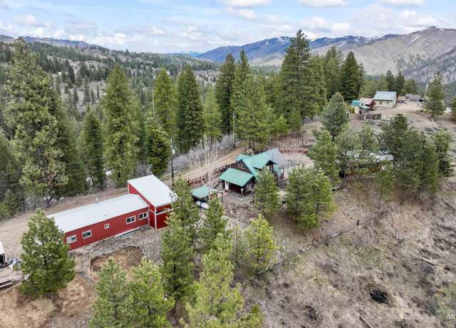 Property at 5 Alpine Ct, Boise, ID 83716, 4 beds, 2.5 baths