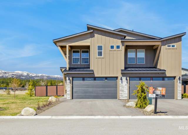 Property at 11 North Creek Way, Cascade, ID 83611, 2 beds, 2.5 baths