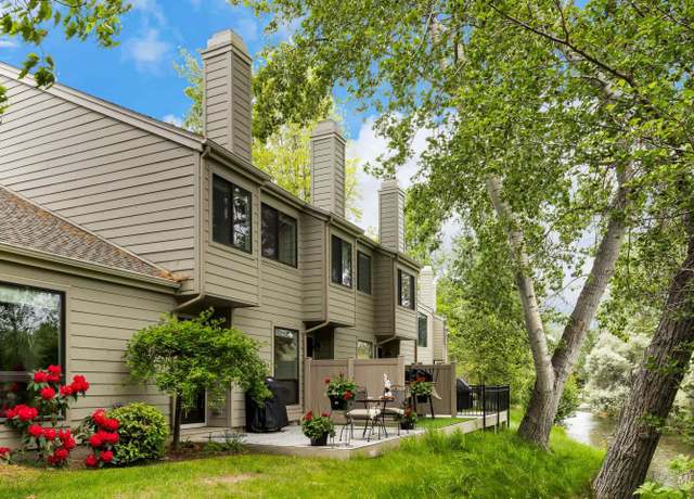 Property at 1954 S Wood Duck Ln, Boise, ID 83706, 2 beds, 2.5 baths