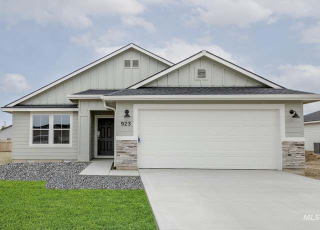 Property at 923 E 19th St N, Mountain Home, ID 83647, 3 beds, 2 baths