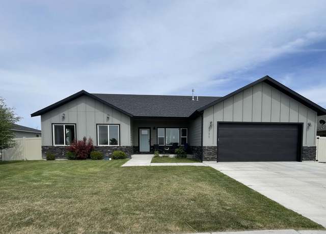 Property at 1111 Thunder Mountain St, Kimberly, ID 83341, 3 beds, 2.5 baths