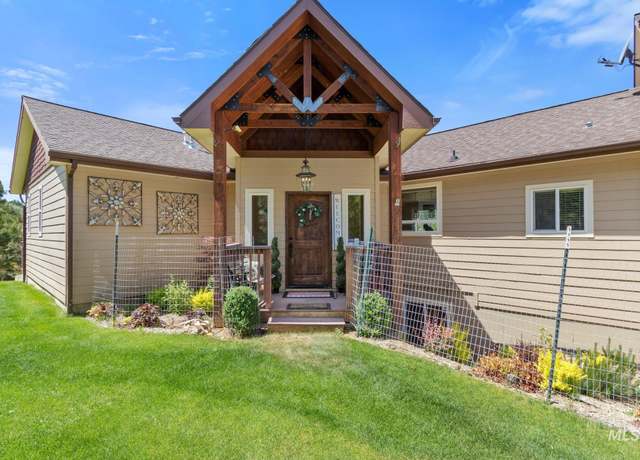 Property at 65 Peregrine Dr, Boise, ID 83716, 5 beds, 4 baths