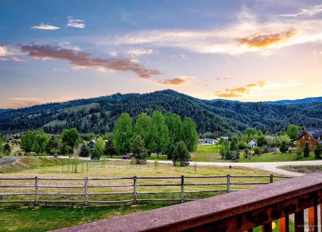 Property at 65 Peregrine Dr, Boise, ID 83716, 5 beds, 4 baths