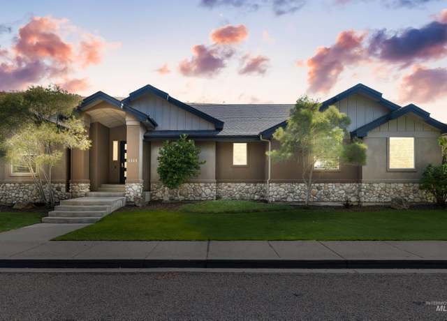 Property at 4846 N Arrow Villa Way, Boise, ID 83703, 3 beds, 2 baths