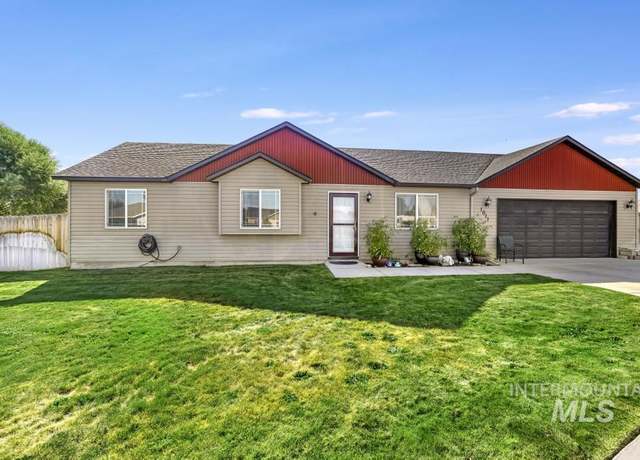 Property at 1011 Chisum Cir, Filer, ID 83328, 3 beds, 2 baths