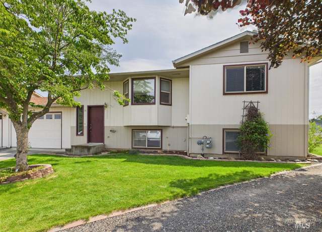 Property at 3427 7th St D, Lewiston, ID 83501, 3 beds, 2 baths