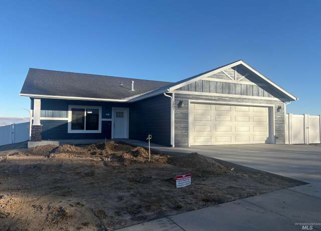 Property at 1815 Airway Ave, Lewiston, ID 83501, 3 beds, 2 baths