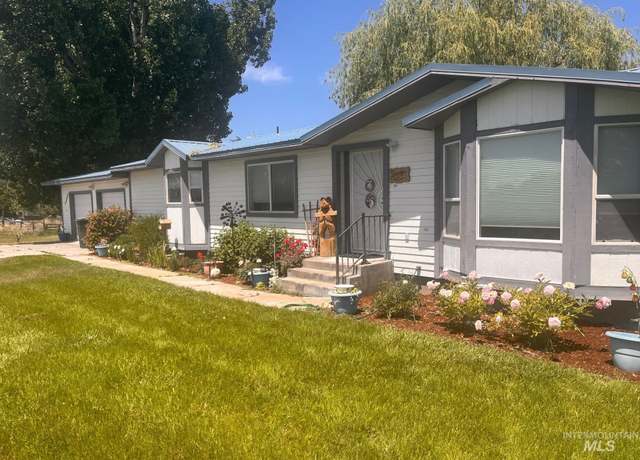 Property at 340 W 400 S, Heyburn, ID 83336, 3 beds, 3 baths