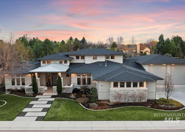 Property at 1891 E Golden Oak Ct, Meridian, ID 83646, 4 beds, 4.5 baths