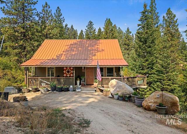 Property at 70 Castle Mountain Dr, Garden Valley, ID 83622, 2 beds, 2 baths