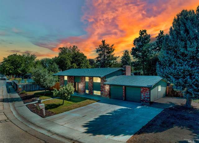 Property at 4922 N Burlington Dr, Boise, ID 83704-2207, 4 beds, 2 baths