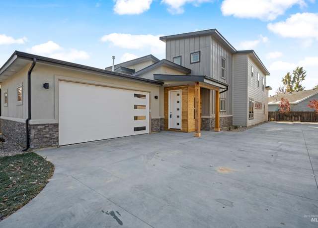 Property at 5801 W Castle Dr, Boise, ID 83703, 3 beds, 2.5 baths