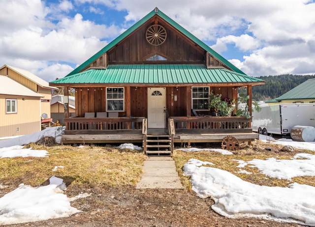 Property at 107 N 1st St, Elk River, ID 83827, 3 beds, 3 baths