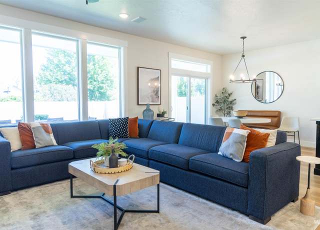 Property at 1946 W Windswept, Meridian, ID 83646, 4 beds, 2.5 baths