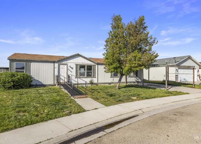 Property at 2409 Gosling St, Caldwell, ID 83605, 3 beds, 2 baths