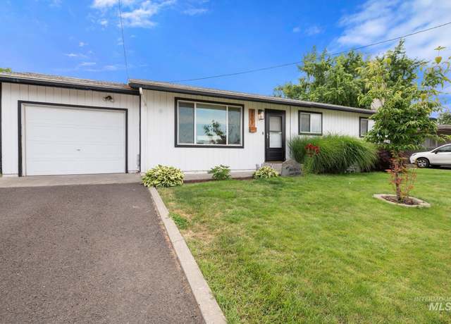 Property at 3607 12th St, Lewiston, ID 83501, 4 beds, 2 baths