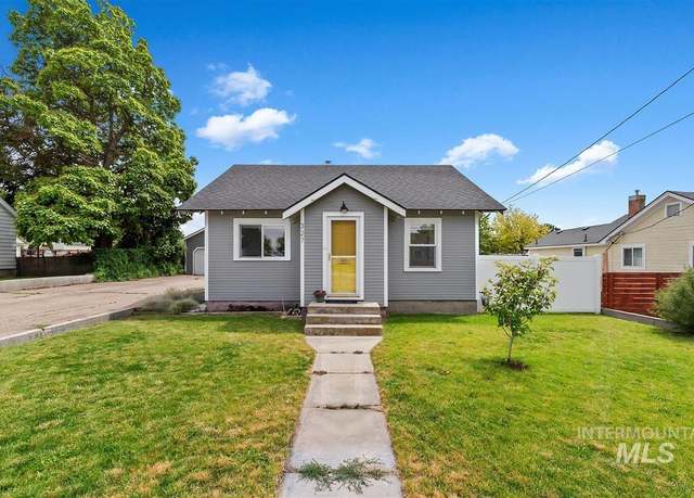 Property at 327 Lone Star Rd, Nampa, ID 83651, 3 beds, 2 baths