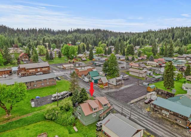 Property at 105 Main St, Elk River, ID 83827, 8 beds, 4 baths