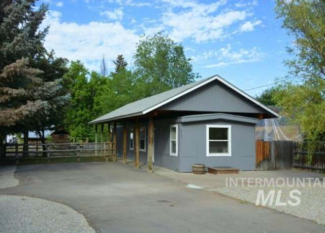Property at 313 N 7th St, Bellevue, ID 83313, 2 beds, 1 bath