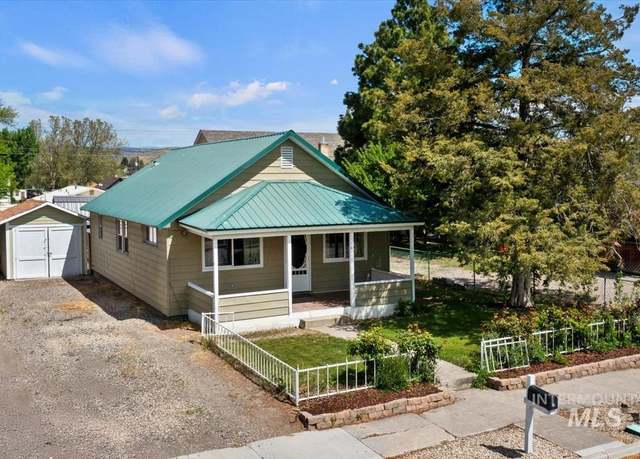 Property at 68 W Garfield Ave, Glenns Ferry, ID 83623, 3 beds, 1 bath