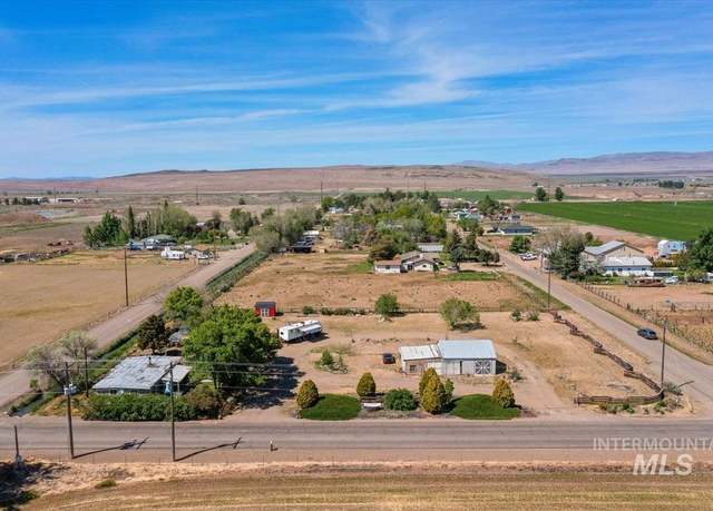 Property at 764 NW Beaman St, Mountain Home, ID 83647-5195, 3 beds, 1 bath