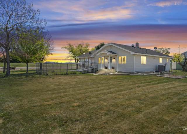 Property at 7993 Dearborne Rd, Nampa, ID 83686, 2 beds, 2 baths