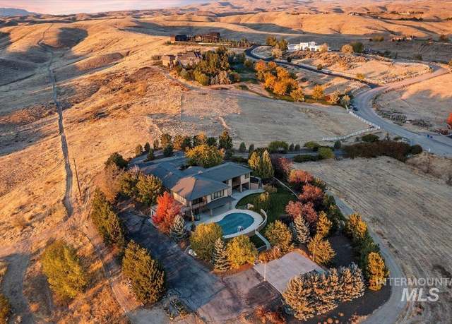 Property at 4831 N Skyline, Eagle, ID 83616, 4 beds, 4.5 baths