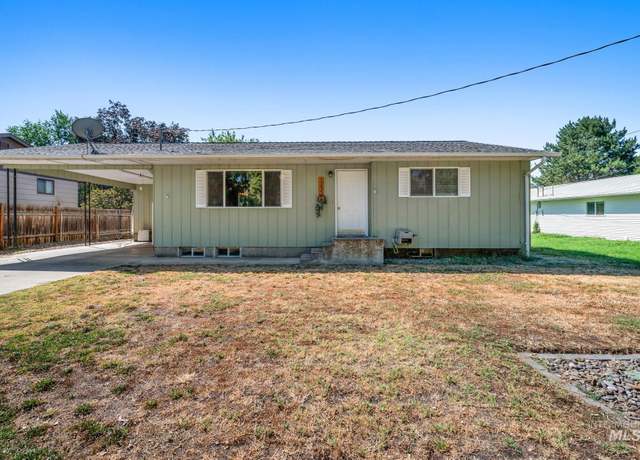 Property at 1233 Ash St, Clarkston, WA 99403, 4 beds, 2 baths